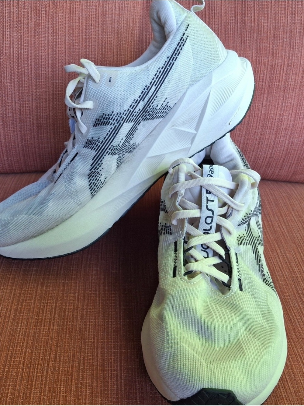 ASICS Novablast 5
